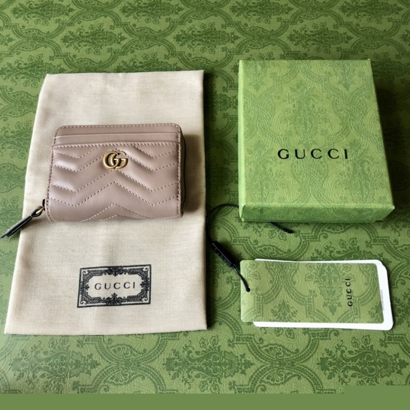 G*u*i wallets & purse